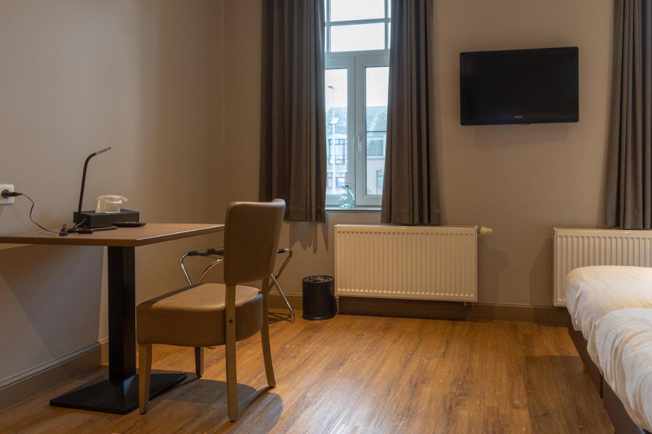 Oud Gemeentehuis Poelkapelle Exteriör bild