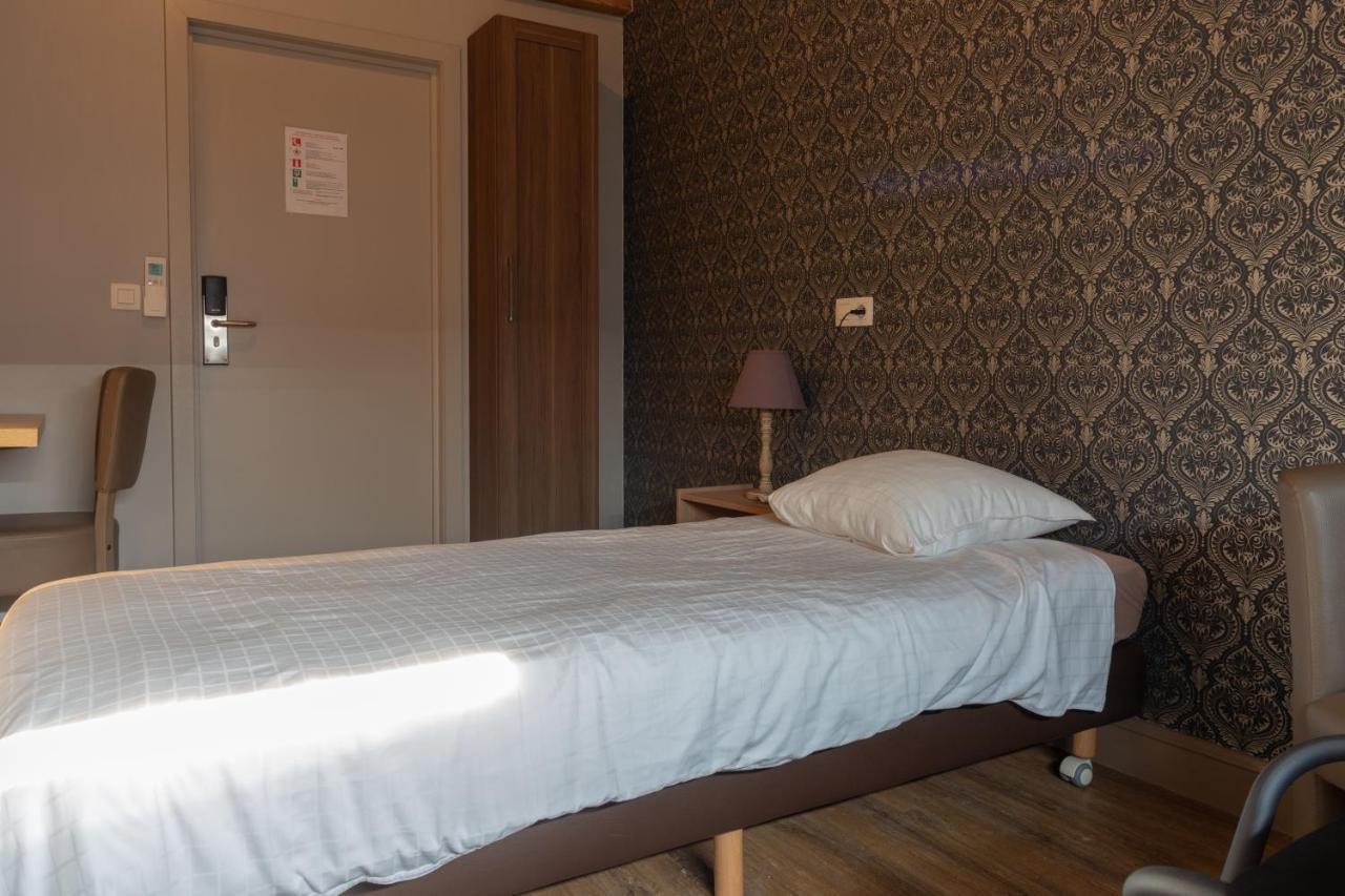 Oud Gemeentehuis Poelkapelle Exteriör bild