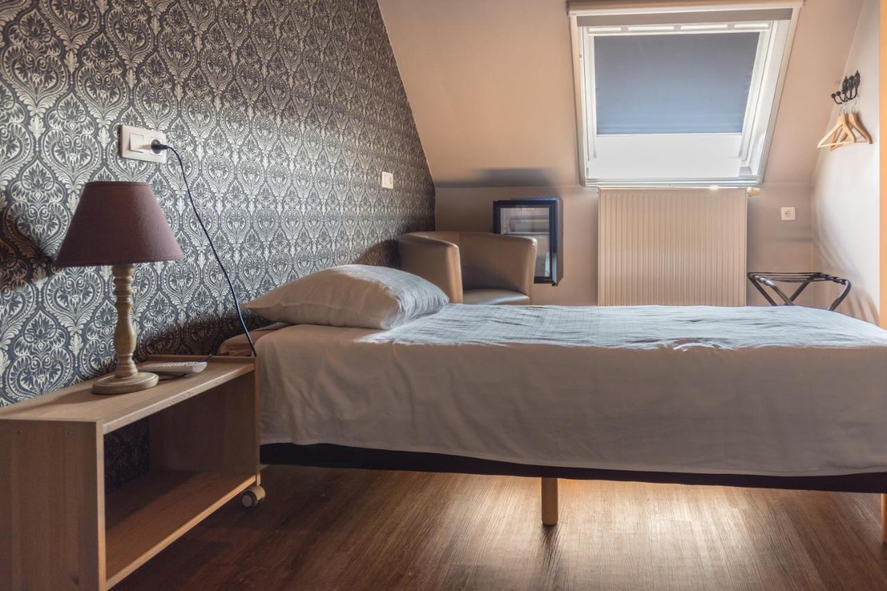 Oud Gemeentehuis Poelkapelle Exteriör bild